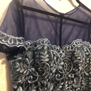 Sweetheart neckline midi dress